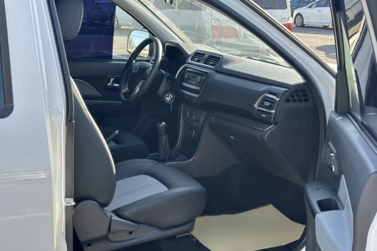 Used Great Wall Wingle 5 2023 "Dry Meal" Version 1.5T Gasoline Two-Wheel-Drive Advanced Large Double Interior 9