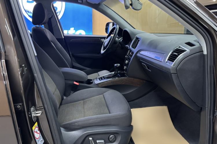 Used Audi Q5 2016 40 TFSI Trendy Edition Interior 3