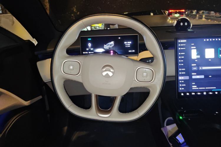 Used Nio ET5T 2023 75 kWh Touring Steering Wheel