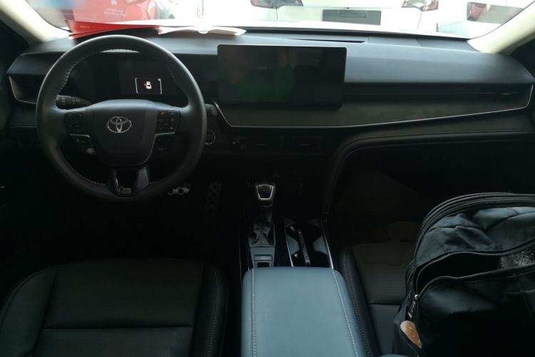 Used Toyota Camry 2026 Model Dual-Engine 2.0HSE Sport Lite Edition
