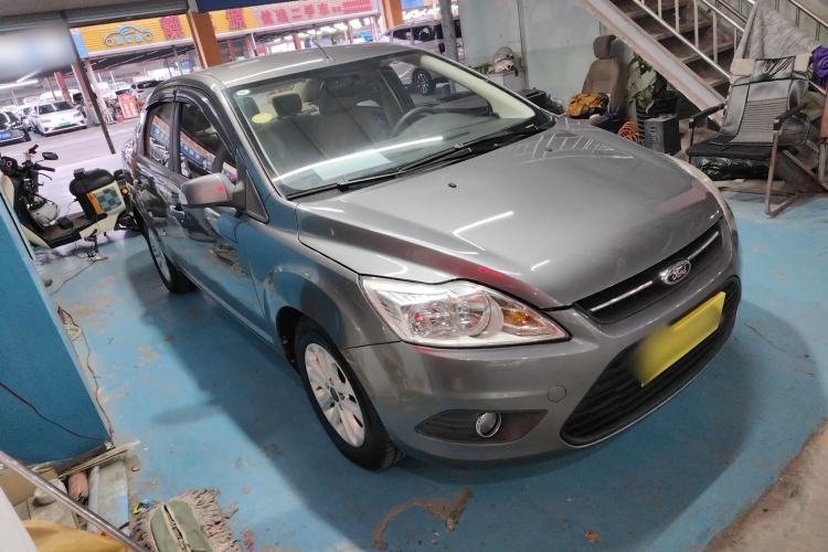 Used Ford Focus 2013 Sedan Classic 1.8L Manual Base Model
