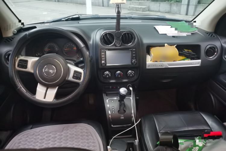 Used Jeep Compass 2013 2.4L four-wheel-drive sport version