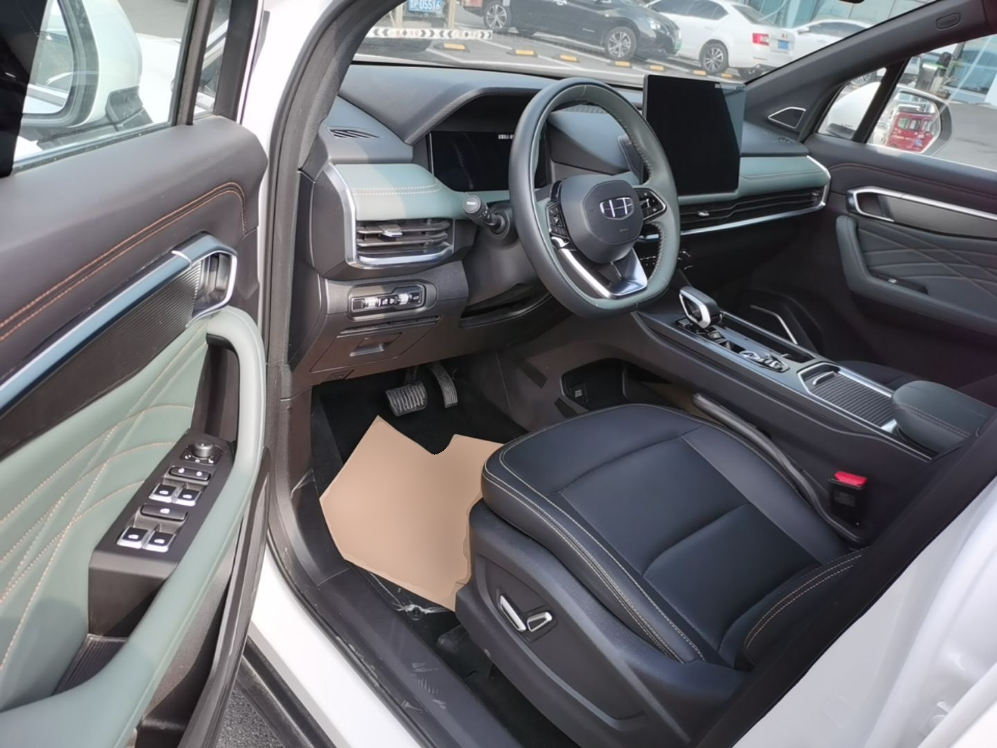 Geely Auto Haoyue L 2024 2.0T DCT Prestige Version — снимка 18