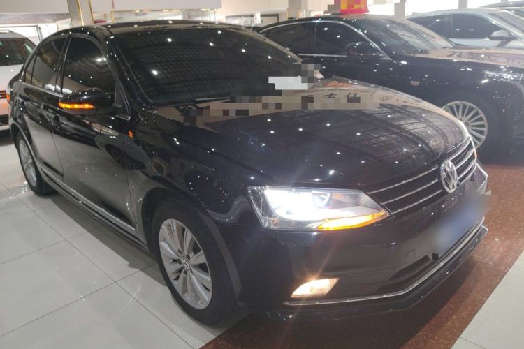 Used Volkswagen Sagitar 2015 1.6L Automatic Comfort Model
