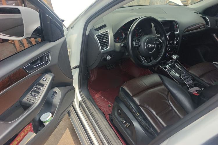 Used Audi Q5 2017 Plus 40 TFSI Ambition Model
