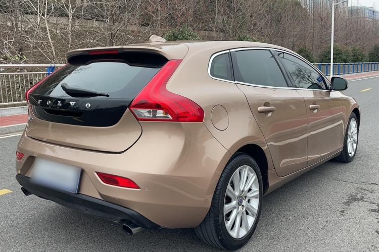 Used Volvo V40 2014 2.0T Zhiya Edition