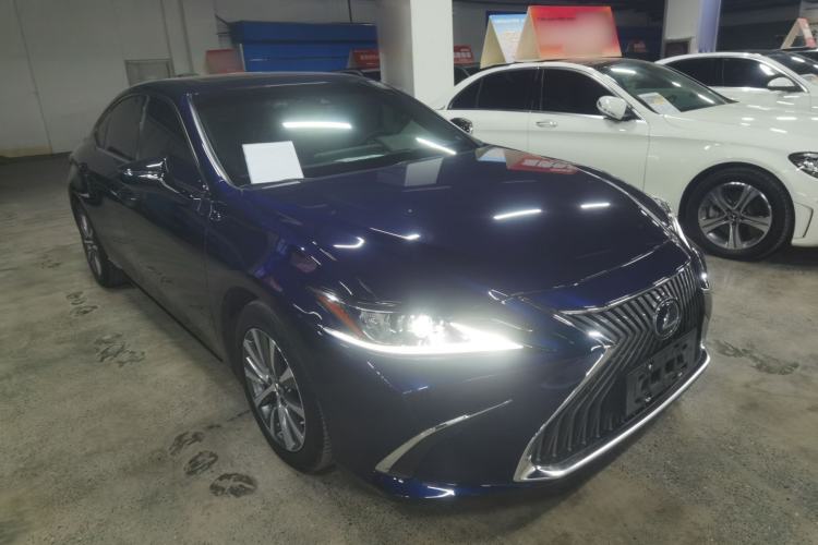 Used Lexus ES 2020 300h Premier Edition Exterior 1