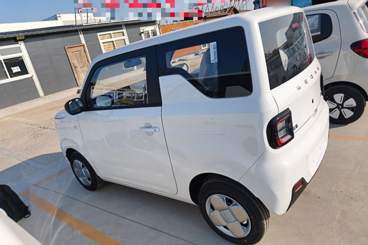 Used Geely Galaxy Panda 2024 Panda Mini 200km Endurance Bear
