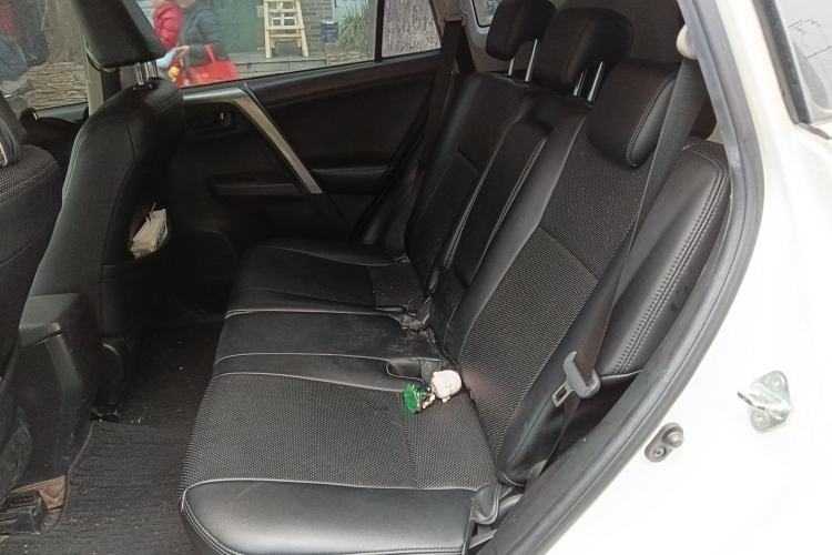 Used Toyota RAV4 2015 2.0L CVT Two-Wheel Drive Fashion Edition
