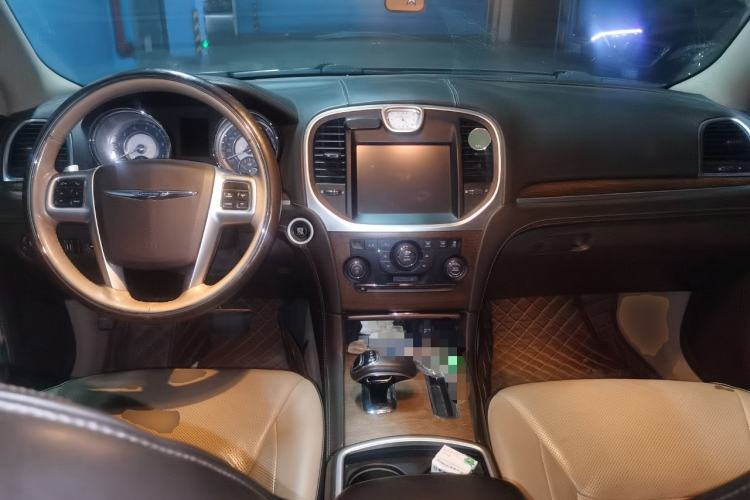 Used Chrysler 300C 2013 3.6L Premium Edition
