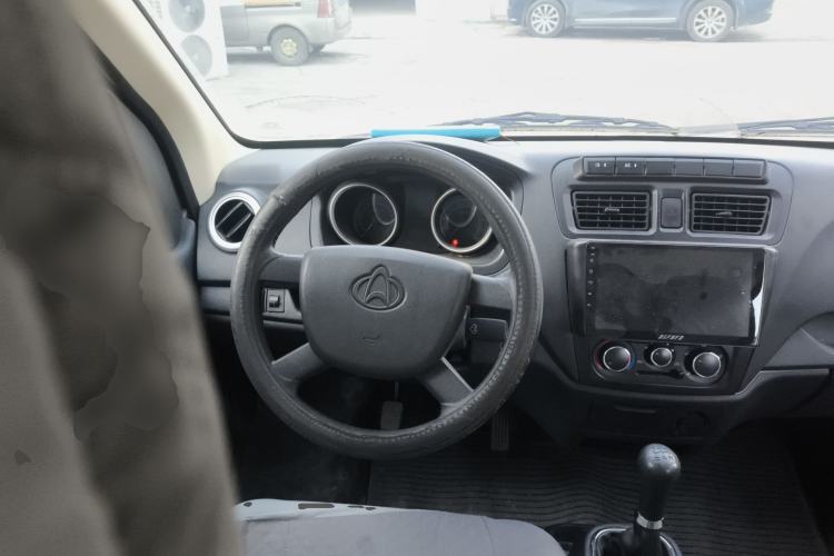 Used CHANGAN KAICHENG Ruixing M60 2019 1.5L Standard Model China V Emission Standards 5/6 Seats 4G15S Steering Wheel