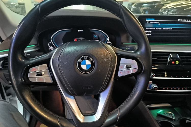 Used BMW 5 Series New Energy 2020 Mileage Upgrade Version 530Le Luxury Package Steering Wheel