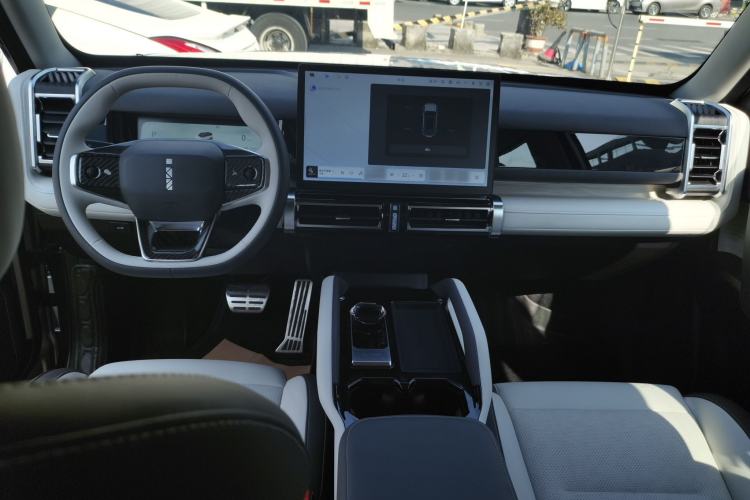 Used iCAR 03 2024 501km Four-wheel Drive Long-Range Advanced Version