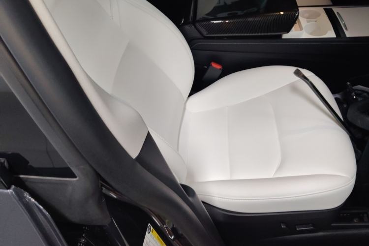 Used Tesla Model Y 2023 Rear-Wheel-Drive Version
