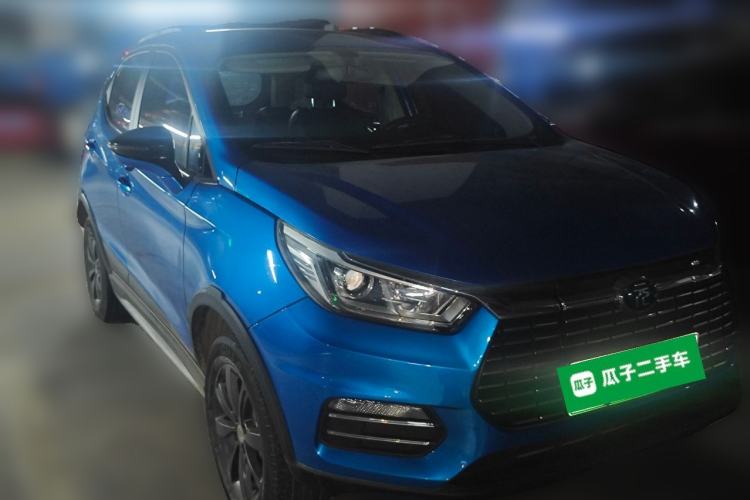 Used BYD Yuan New Energy 2018 EV360 Smart Connect Cool Edition Front Right 45 Deg