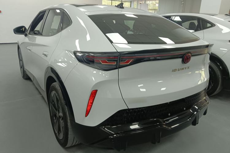Used Volkswagen ID.UNYX 2024 Pro Long-Range Version Rear Left 45 Deg
