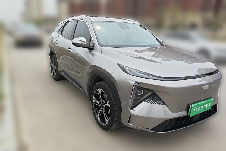 Used Geely Galaxy L7 2024 1.5T 115 km PLUS Dragon Edition Front Right 45 Deg