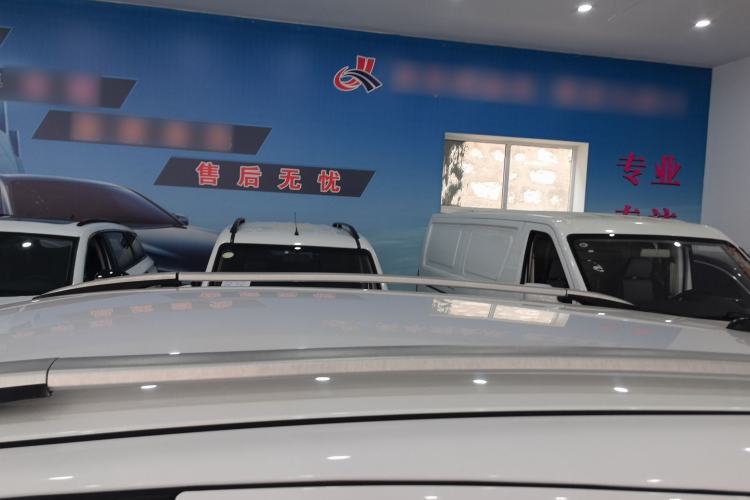 Used Venucia T70 2016 1.6L Manual Ruixing Edition Roof