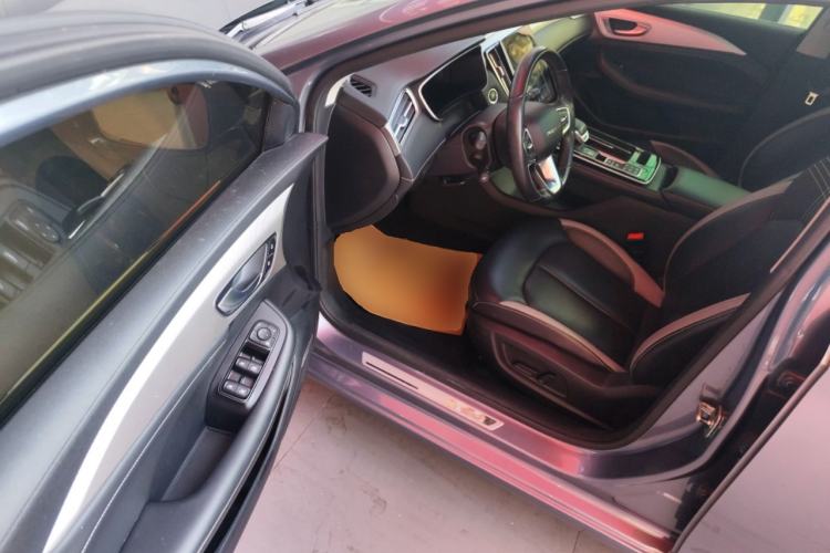 Used Roewe i6 MAX New Energy 2020 1.5T PHEV Cool & Stylish Skyroof Edition Driver Seat