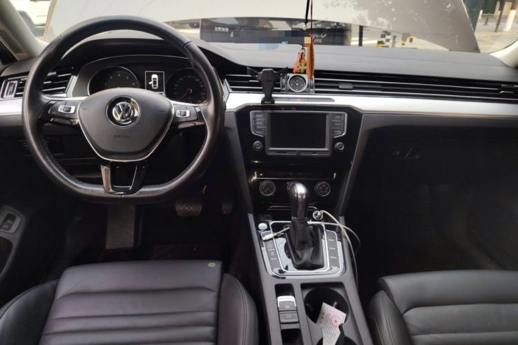 Used Volkswagen Magotan 2017 330TSI DSG Leading Model