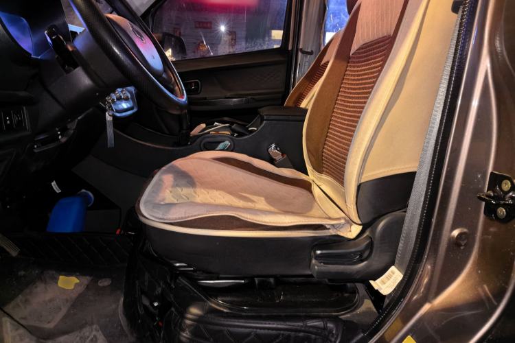 Used CHANGAN KAICHENG Ruixing M60 2023 1.6L CNG Comfort-Grade 6-Seater Passenger Vehicle Left Front Seat