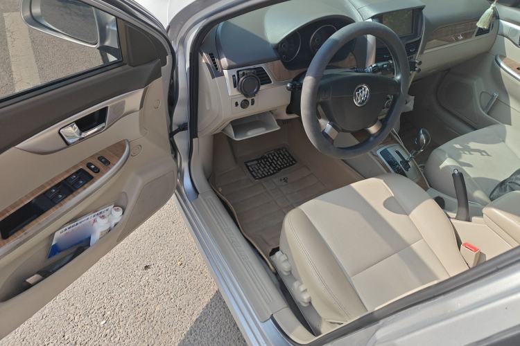 Used Buick Excelle 2015 1.5L Automatic Classic Model
