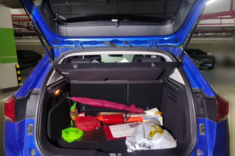 Used Haval H2s 2017 Blue Label 1.5T Dual-Clutch Luxury Model Trunk