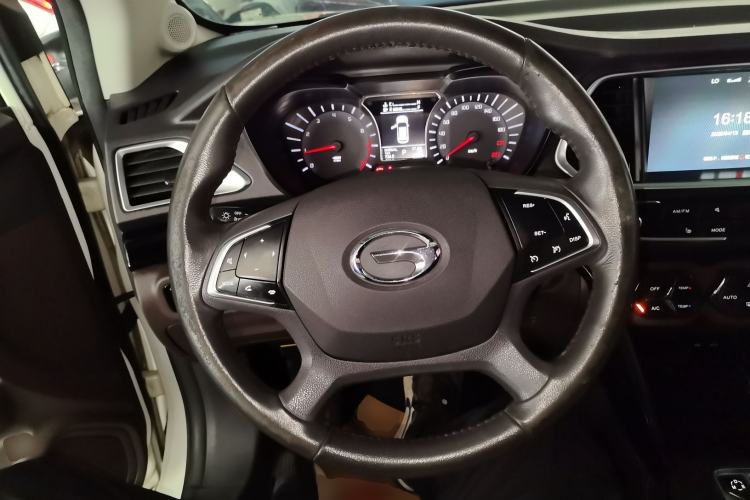 Used GAC Trumpchi GS4 2017 235T Automatic Two-Wheel Drive Luxury Smart Connectivity Version Steering Wheel