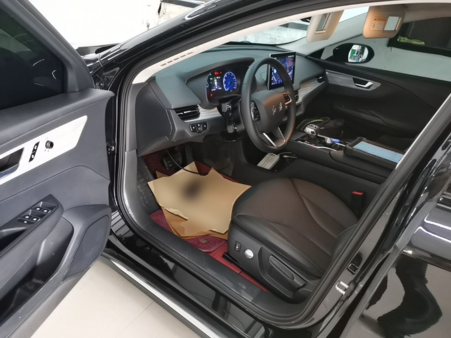 Hongqi E-QM5 2024 610 km PLUS — снимка 18