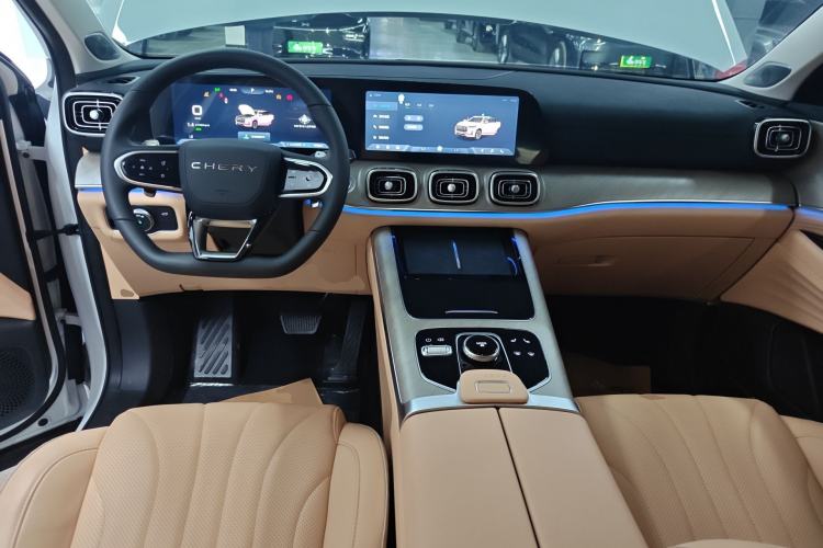 Used Chery Tiggo 9 2023 2.0T Dual-Clutch Two-Wheel Drive Luxury Edition 7 Seats Center Console