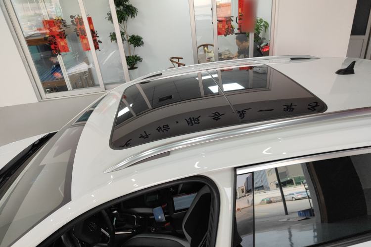 Used Volkswagen T-ROC 2023 300TSI DSG Two-Wheel-Drive Chen Guang Edition Roof