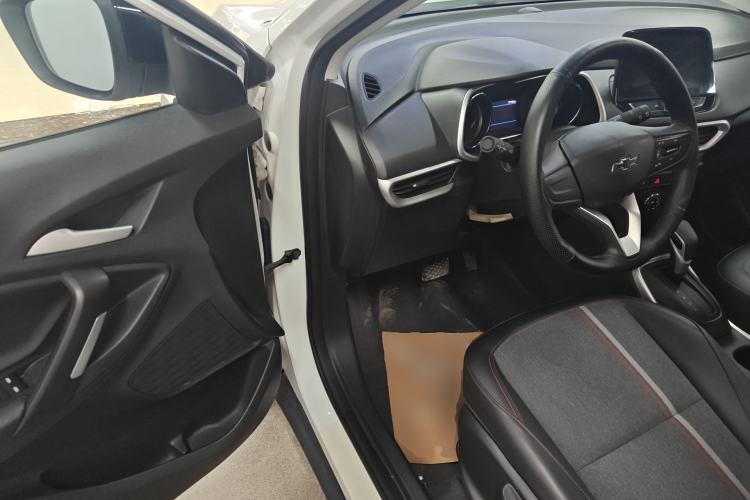 Used Chevrolet Trax 2019 Redline 325T Automatic Fun Edition China VI Standard Driver Seat