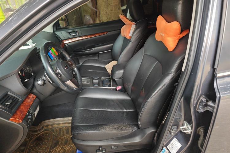 Used Subaru Outback 2011 2.5i Luxury Navigation Edition Left Front Seat