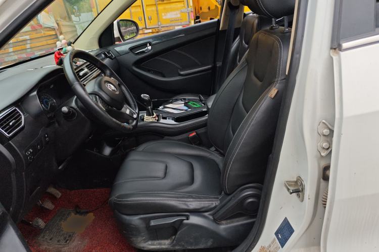 Used Dongfeng Fengon 580 2016 1.5T Manual Luxury Edition
