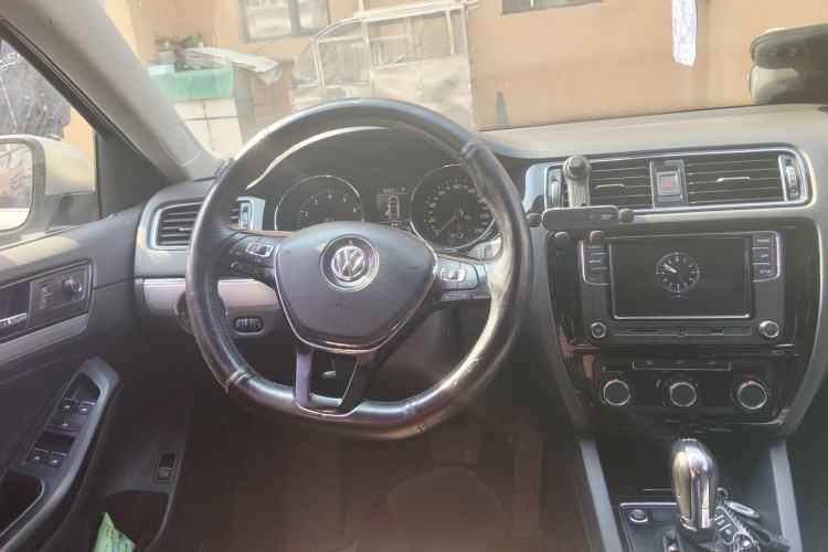 Used Volkswagen Sagitar 2018 280TSI DSG Comfort Model Steering Wheel