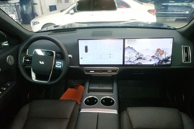 Used Li Auto L8 2023 Pro Model
