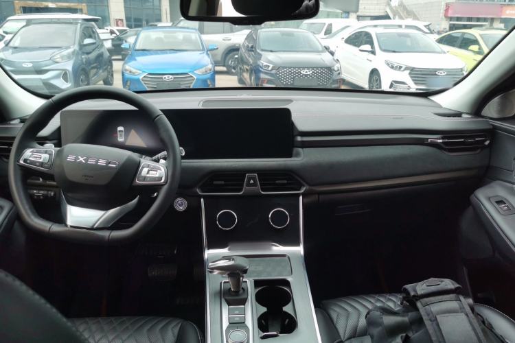 Used EXEED Lingyun 2023 400T Two-Wheel-Drive Star Prestige Edition Center Console