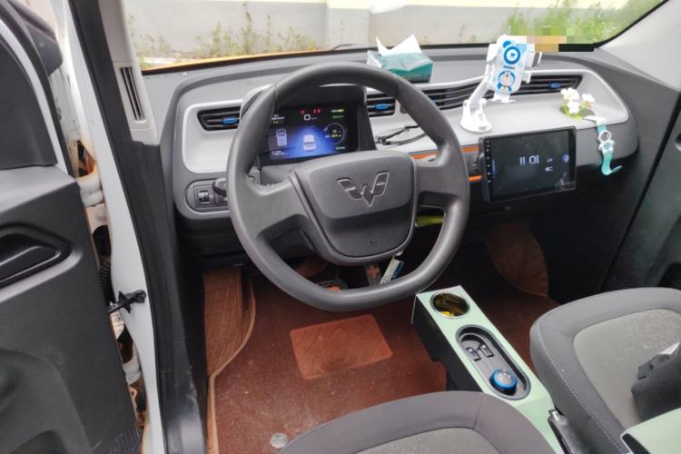 Used Wuling Hongguang MINIEV 2022 Zizai Version Lithium Iron Phosphate Center Console