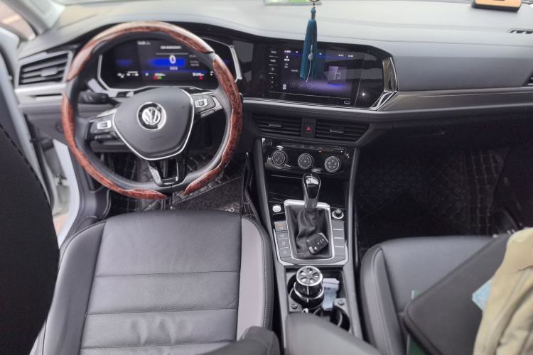 Used Volkswagen Sagitar 2021 280TSI DSG Excellence Edition Center Console