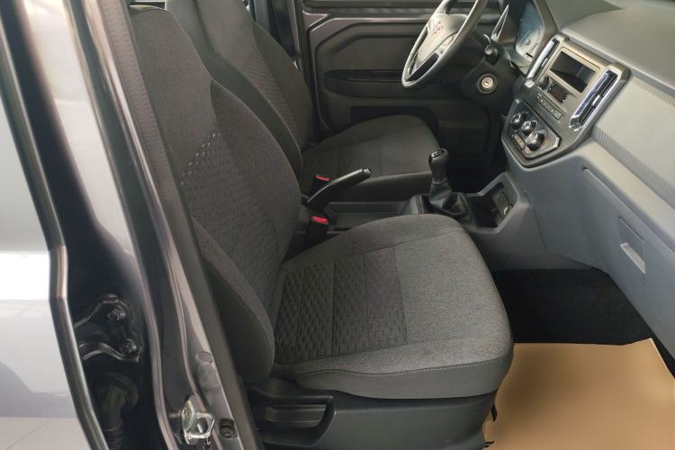 Used Wuling Zhengtu 2021 1.5L Entry-Level LAR
