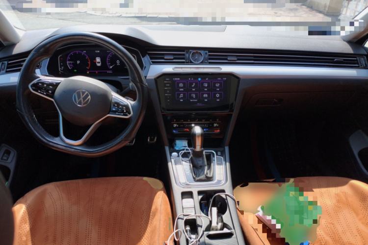 Used Volkswagen Magotan 2023 2 Million Units Commemorative Edition 330TSI DSG Luxury Version Center Console