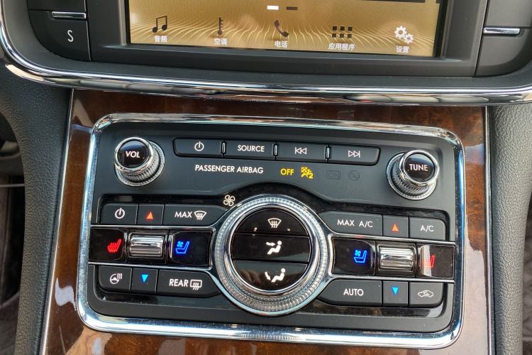 Used Lincoln Continental 2019 2.0T Two-Wheel Drive Luxury Edition China VI Standard
