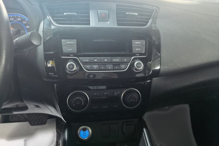 Used Nissan Sylphy EV 2018 Smart Edition Custom Version Audio And AC Panel