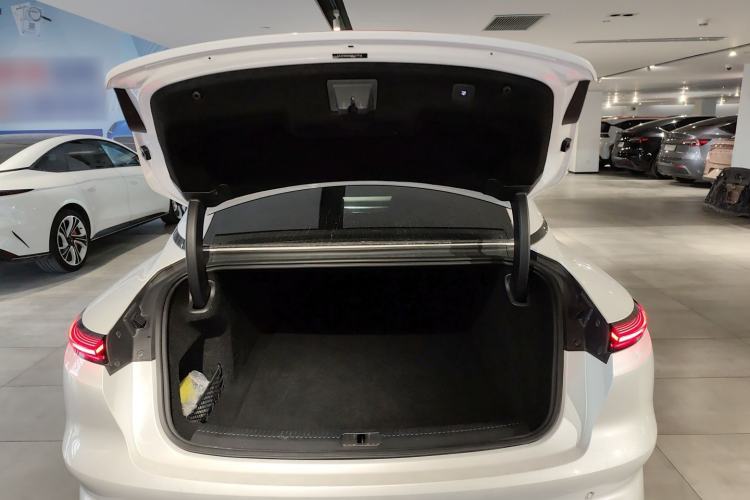 Used IM L7 2022 Dynamic Model Trunk