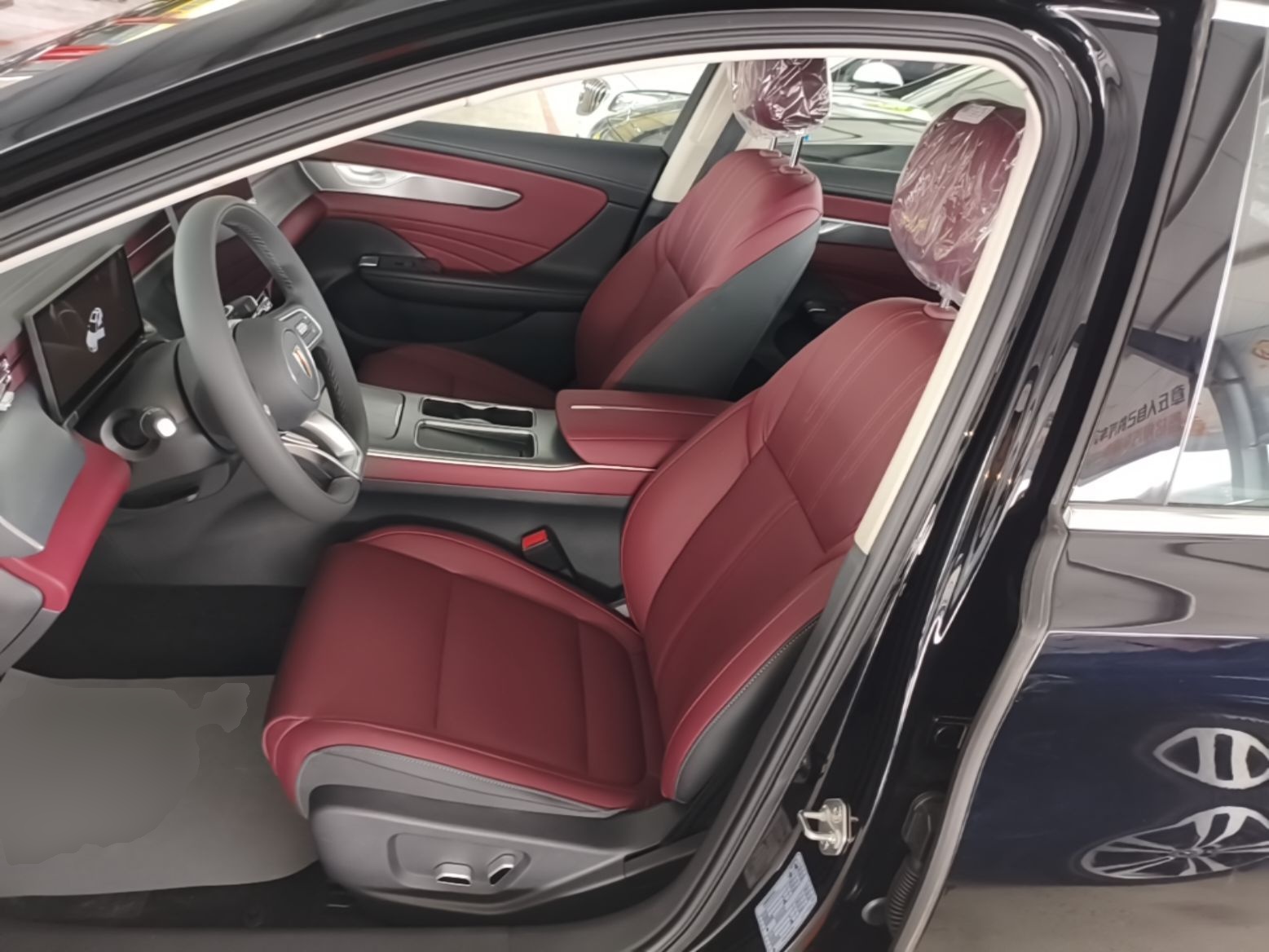Hongqi H5 2026 Model 1.5T DCT Qi Yun Pro Edition — снимка 17