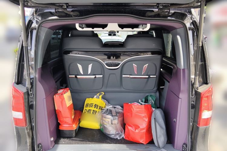 Used Mercedes-Benz Vito 2024 2.0T Elite Version 8 Seats