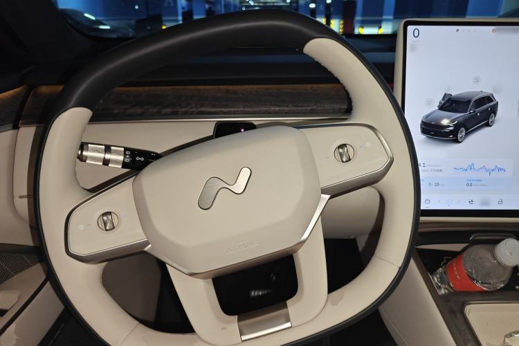 Used ONVO Luxeed L90 2025 Model—Ultra Six-Seater Version
