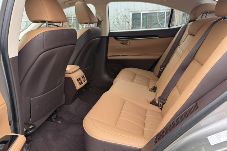 Used Lexus ES 2017 300h Mark Levinson Comfort Edition