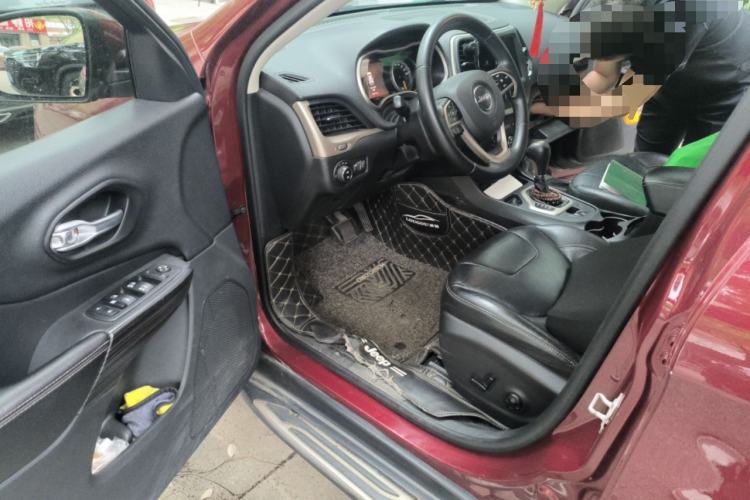 Used Jeep Cherokee 2017 2.0L Superior Edition