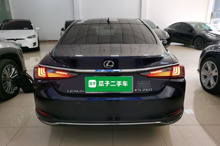 Used Lexus ES 2020 200 Excellence Edition
